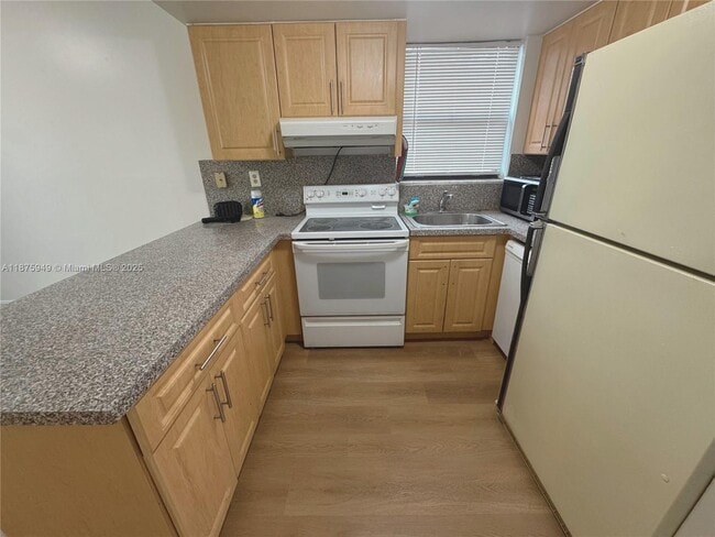 Building Photo - 2071 W 54th St