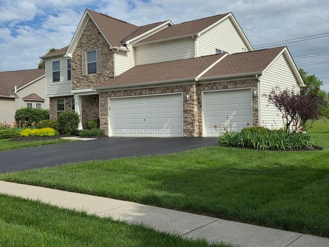 Side of house - 2771 Abbey Knoll Dr