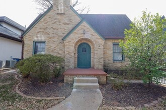 Building Photo - 1224 E 27th Pl