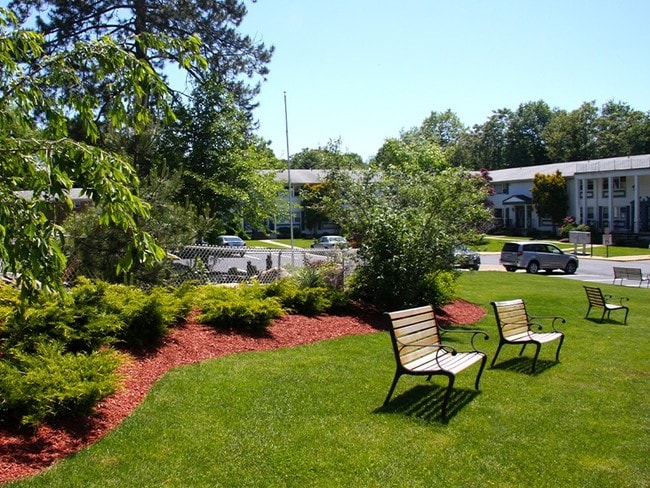 Building Photo - Mall & Starview Gardens