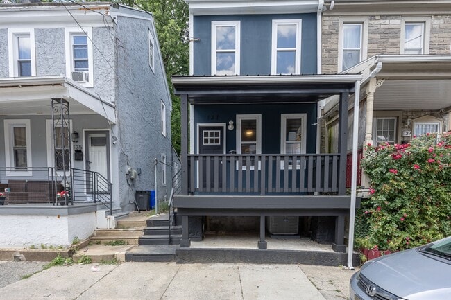 Photo - 137 E Pleasant St (Philadelphia, PA) House