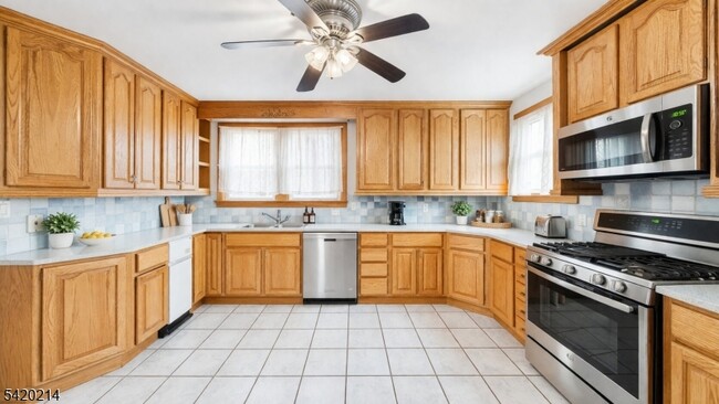 Building Photo - 1019 Salem Rd