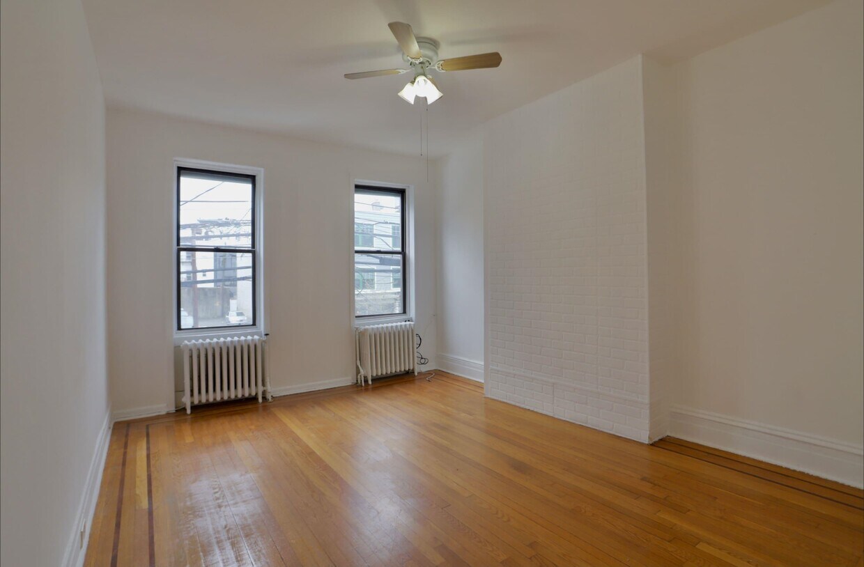 Primary Photo - 397 Palisade Ave
