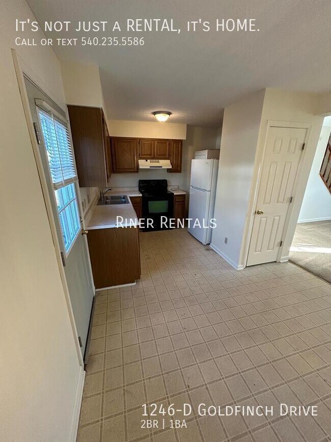 Foto del edificio - 1246-D Goldfinch Drive-