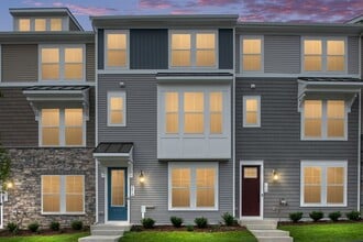 Building Photo - 5018 Bigleaf Rd