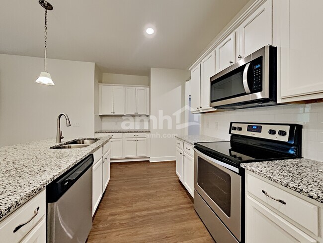 Foto del edificio - 6001 Trailwater Dr