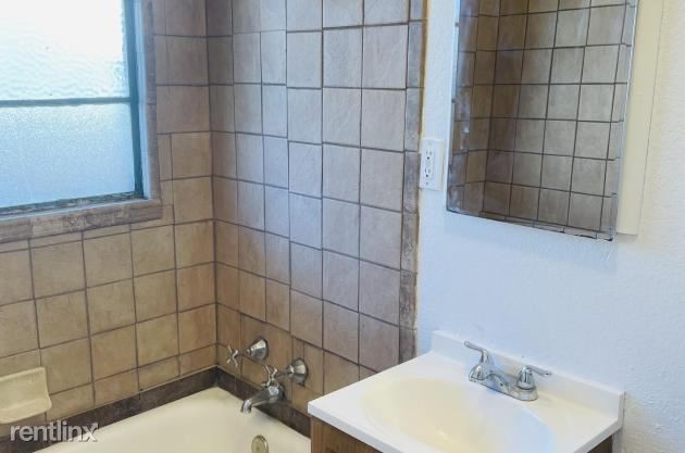 Building Photo - 1 br, 1 bath Townhome - 1469 N Swan Rd