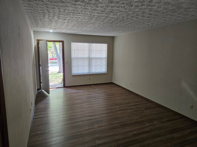 Foto del edificio - 1207 Woodbridge St