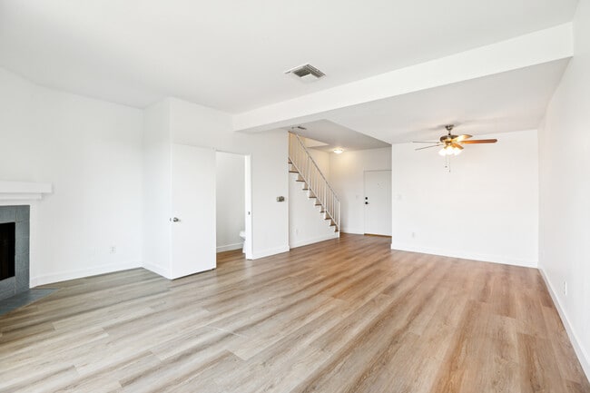 Building Photo - 3614 Empire Dr