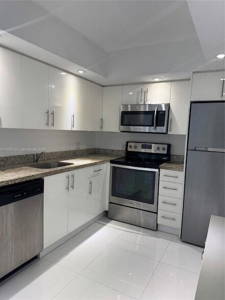 Building Photo - 3800 S Ocean Dr