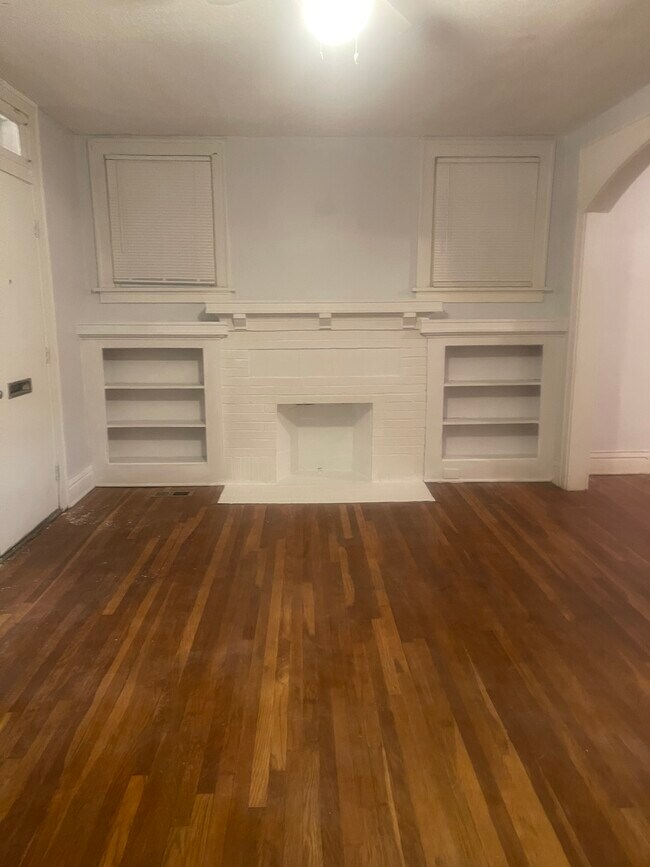 Foto del edificio - 4857 Farlin Ave