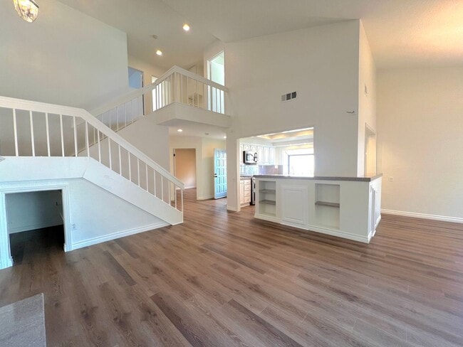 Building Photo - Beautiful Laguna Hills home located just m...