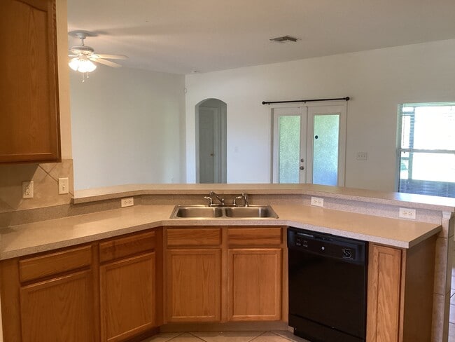 Building Photo - 1424 Mistflower Ln