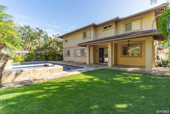 Building Photo - Exclusive 3,081 SQ FT 4BR, 2.5BA House in ...