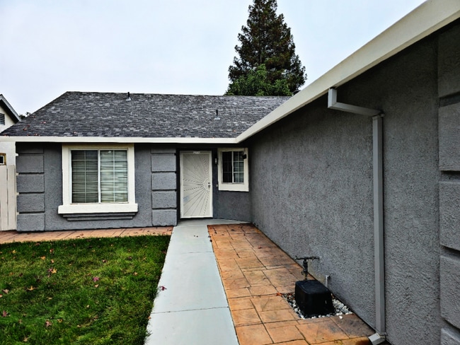 Building Photo - 2036 Carmel River Ct