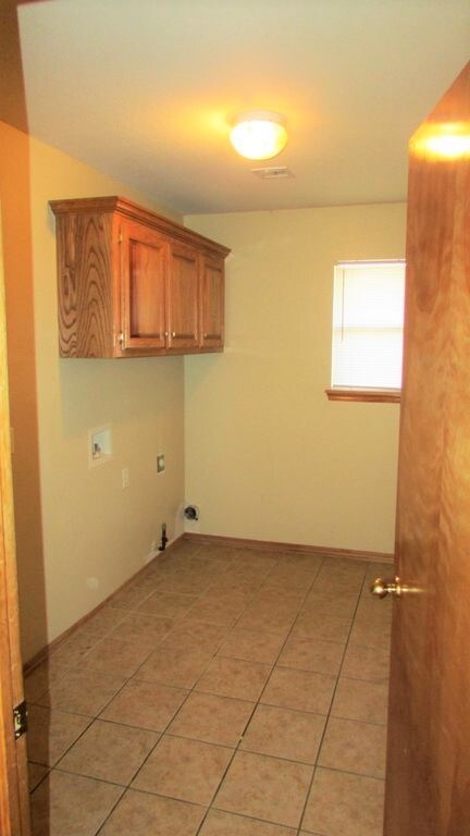 Building Photo - 8204 Aaron Dr