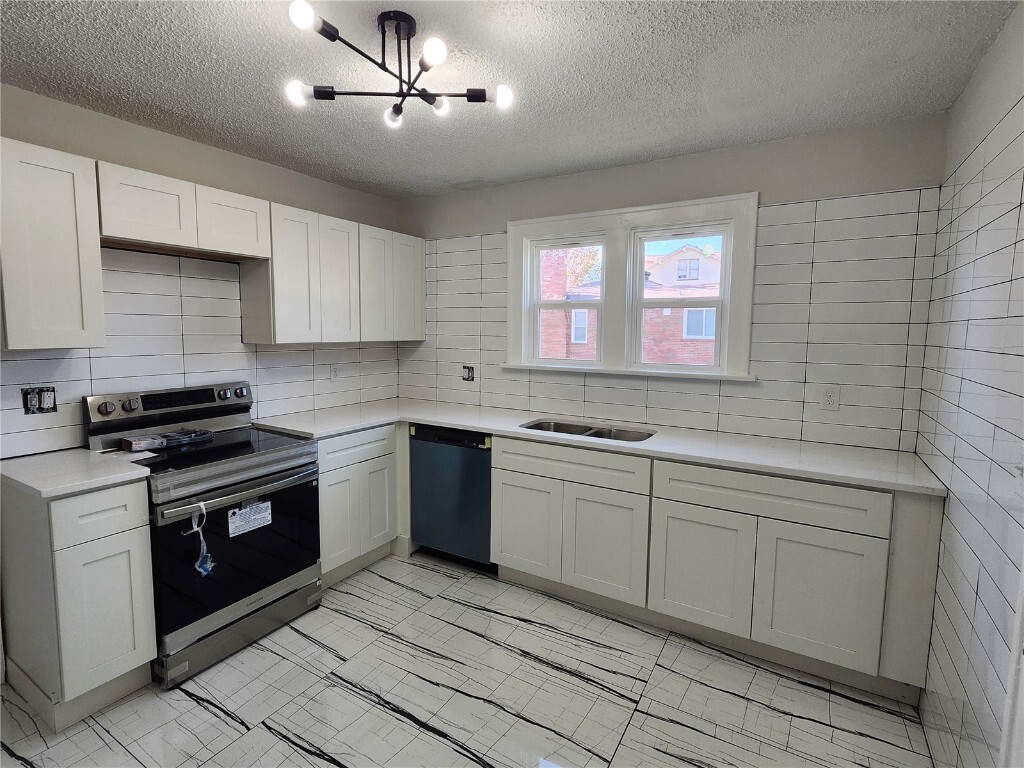 Building Photo - 8373 Elmore Ave