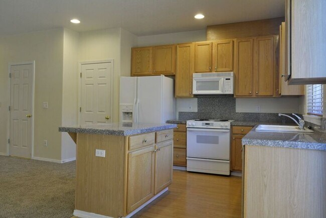 Foto del edificio - 773 SW 198th Pl