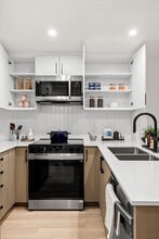 Building Photo - Kovo