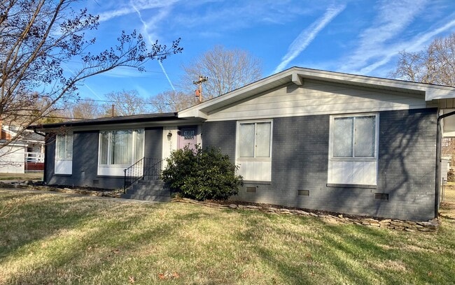 Building Photo - 3004 Nathanael Rd