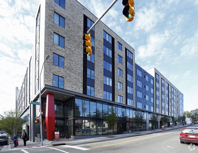 Building Photo - The L Apartments