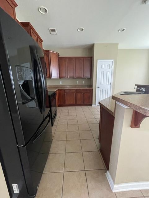 Foto del edificio - 270 Burchwood Ln