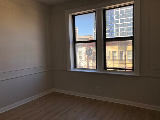 Building Photo - 225 Academy St