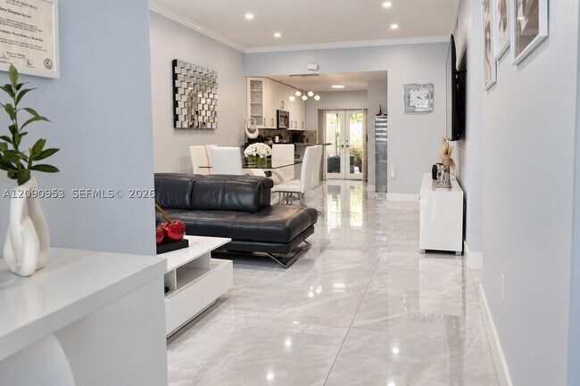 Foto del edificio - 4814 SW 145th Ave