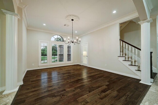 Building Photo - 5300 Silverbelle Ln