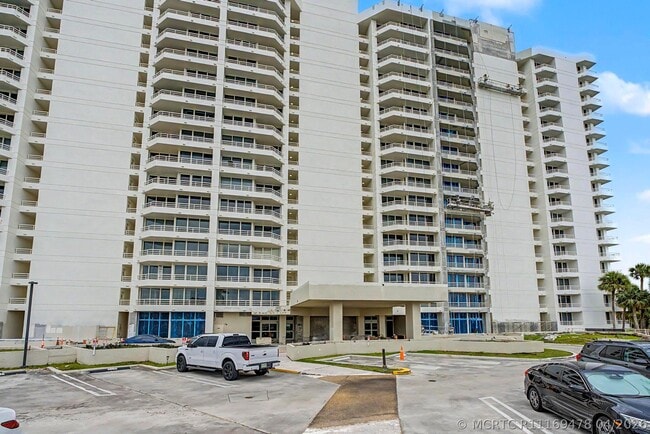 Building Photo - 4201 N Ocean Blvd