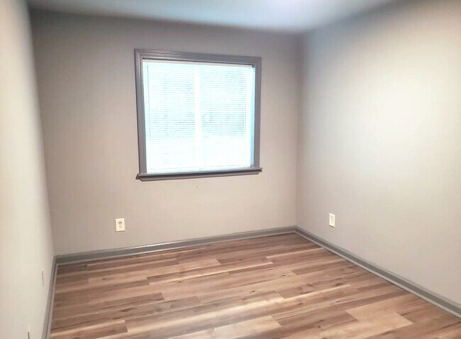 Foto del edificio - 428 Tazor St NW