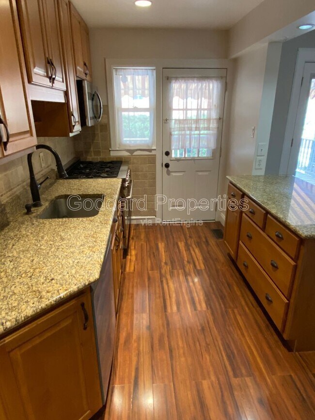 Foto del edificio - 8590 Quentin Ave