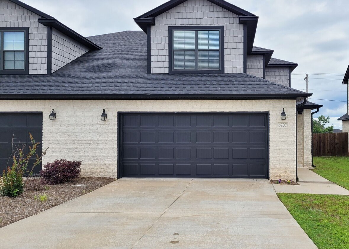 Foto principal - Beautiful 3B/2B Townhome in Chaffee Crossi...