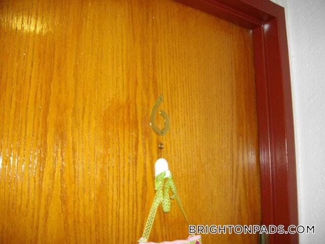 Building Photo - 1422 Commonwealth Ave