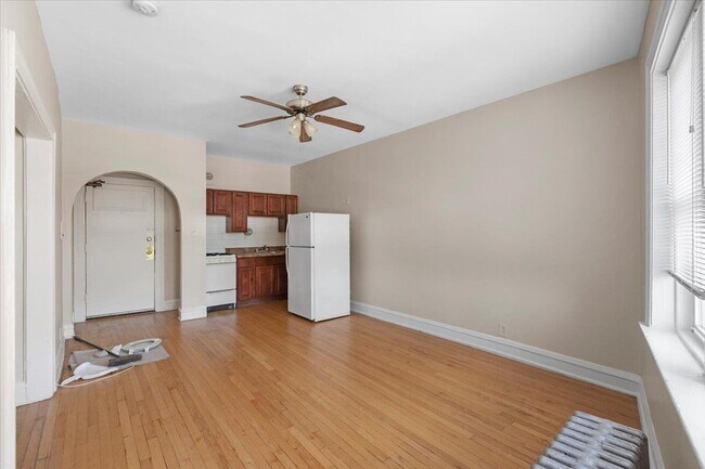 Foto del edificio - 1145 W Morse Ave