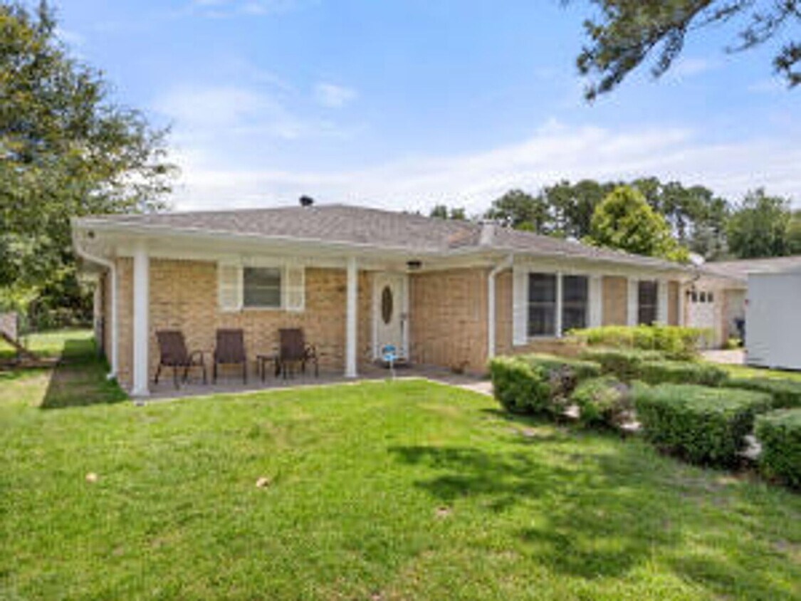 Primary Photo - 1018 Meadow Brook Street