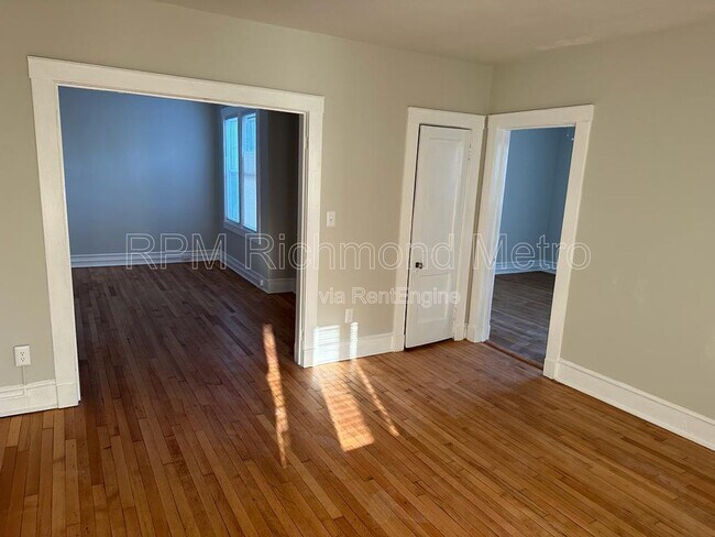 Foto del edificio - 2400 Barton Ave