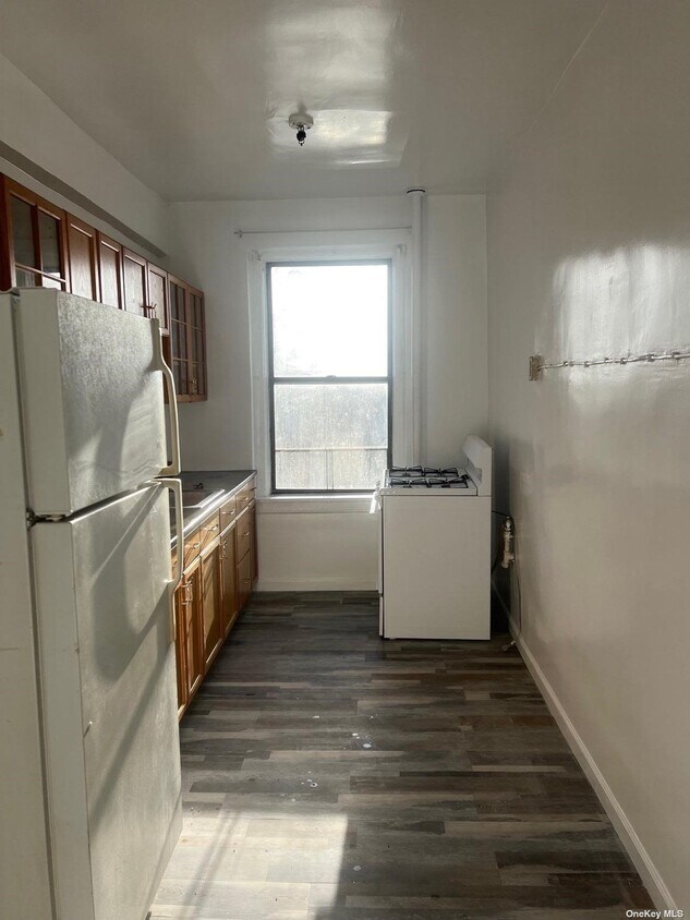 Primary Photo - 24-46-46 29th St