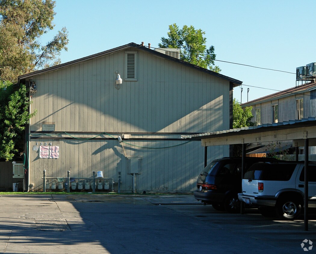 Foto del edificio - 1554 S Chance Ave