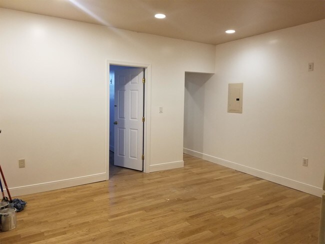 Foto del edificio - 937 W Russell St