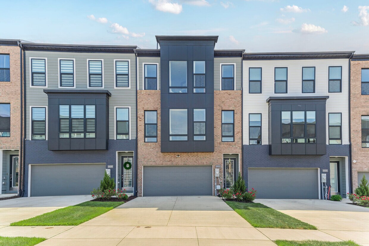 Primary Photo - 16117 Gwynn Brook Way