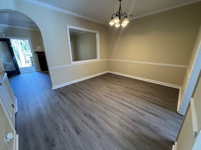 Foto del edificio - Adorable 2 Bedroom Town Home! New Flooring...