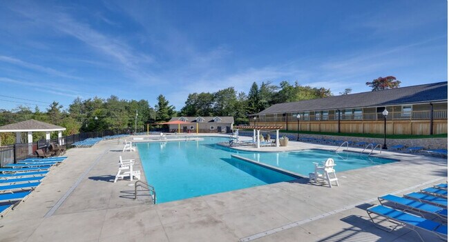 Building Photo - 2135 Rosemont Dr