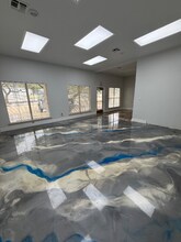 Building Photo - 1126 W Blanco Rd