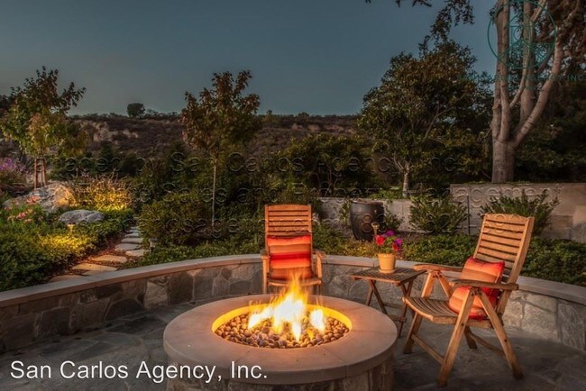 Foto del edificio - 3 br, 3.5 bath House - 8069 Lake Place