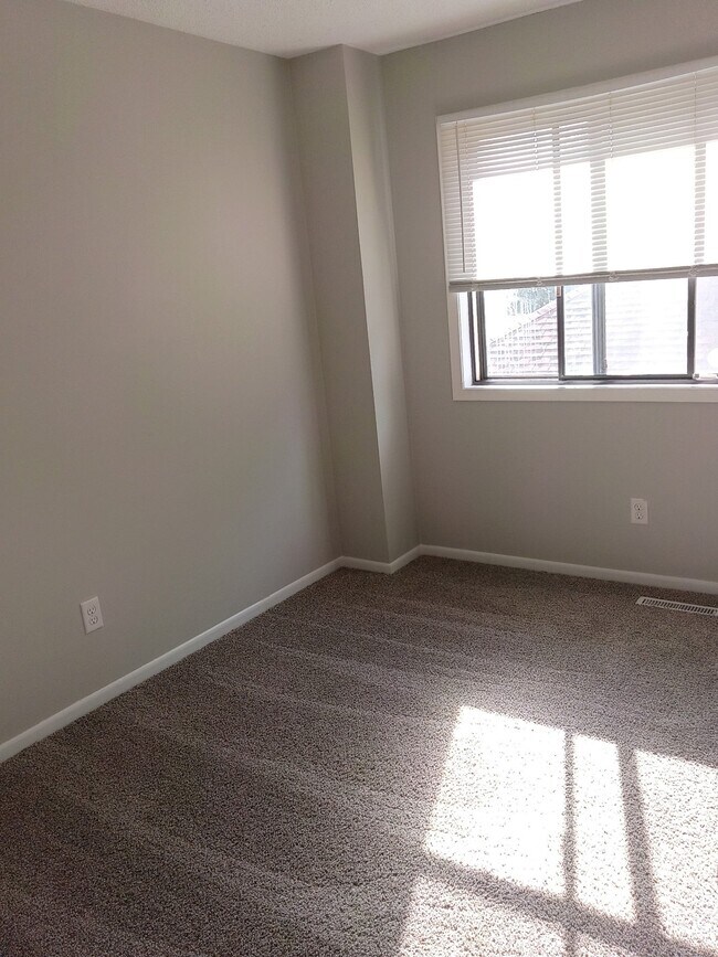Foto del edificio - 170 Bridlewood Dr