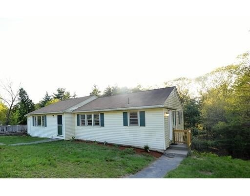 Building Photo - 11 Woodside Dr