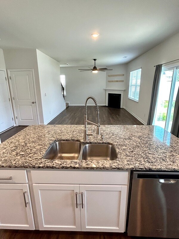 Building Photo - 8014 Rowling Dr