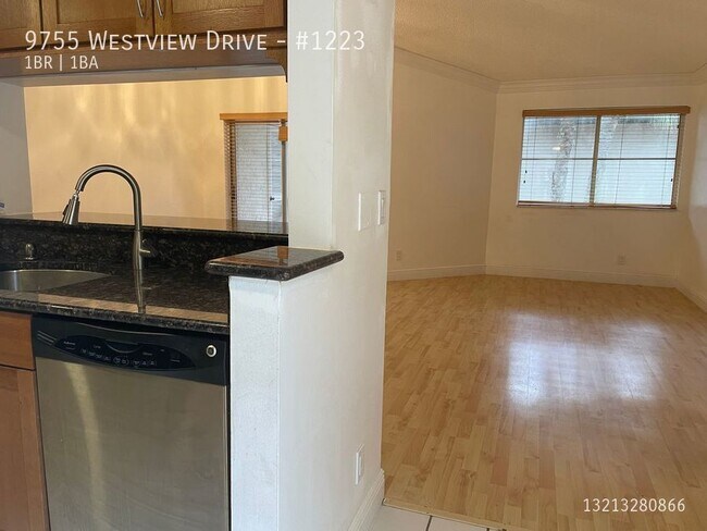 Foto del edificio - 9755 Westview Dr