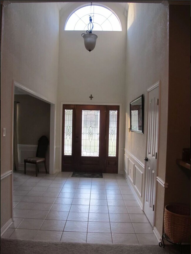 Building Photo - 1802 Canyon Springs Dr